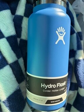 Hydro Flask Wide Mouth Water Bottle - Sky Blue with White Logo